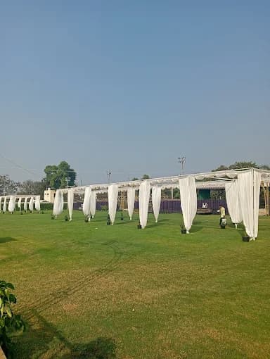 Spacious Lawn